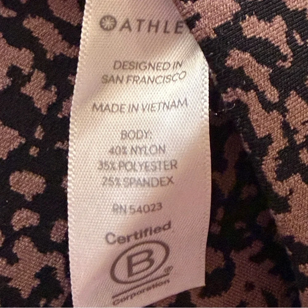 Athleta Salutation Stash Pocket Tight